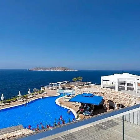 Vega Boutique & Aparts Hotel 3*