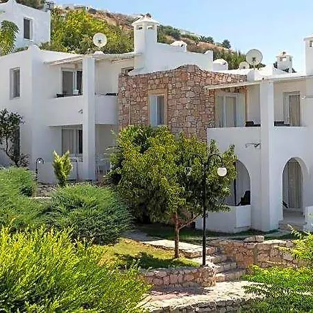Vega Boutique & Aparts Hotel 3*