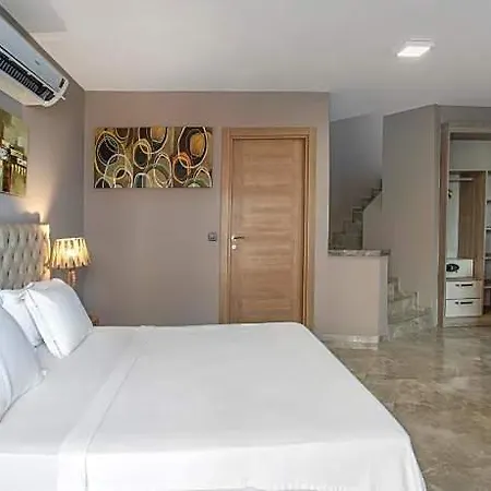 Vega Boutique & Aparts Hotel 3*